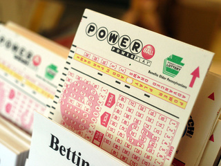 Powerball-lottery_20100416073258_640_480-10195