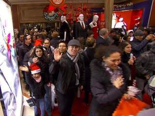 Black_Friday_shoppers_20121112055103_640_480_20121120084106_640_480-10195