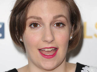 Lena Dunham apologizes for molestation tweet
