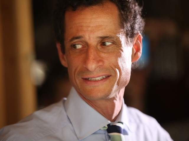 Top Clinton aide dumps husband Weiner over new sexting scandal
