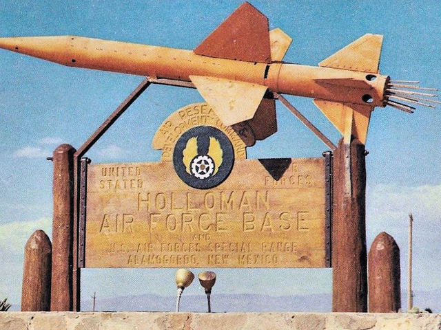 http://sharing.10news.com/sharescnn/photo/2017/02/01/Holloman_Air_Force_Base_-_Sign_1485964999017_54388547_ver1.0_640_480.jpg