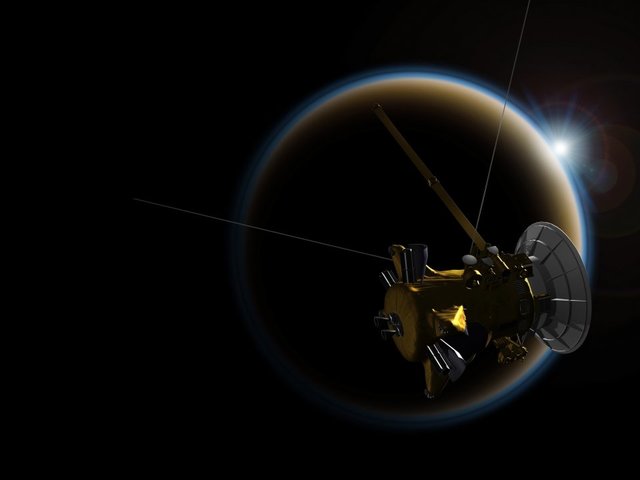 Cassini makes final flyby of Titan before death plunge