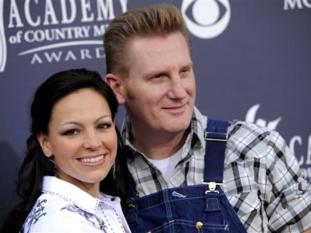 Joey Feek, of country duo Joey + Rory, dies