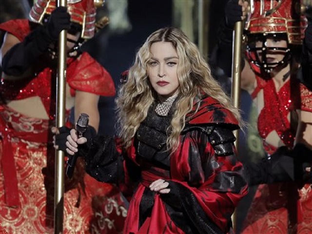 Madonna performs surprise concert for Clinton in NYC park