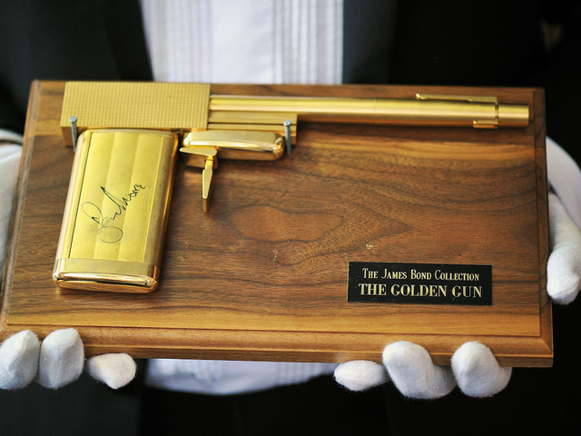 Guy Hamilton, director of 4 Bond films, dies