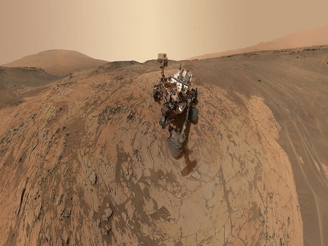 Curiosity rover photos show Mars' rugged terrain