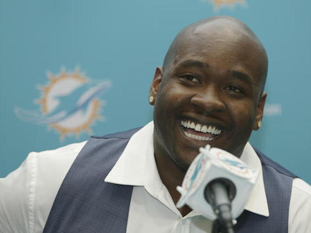 Ole Miss to investigate Tunsil's comments