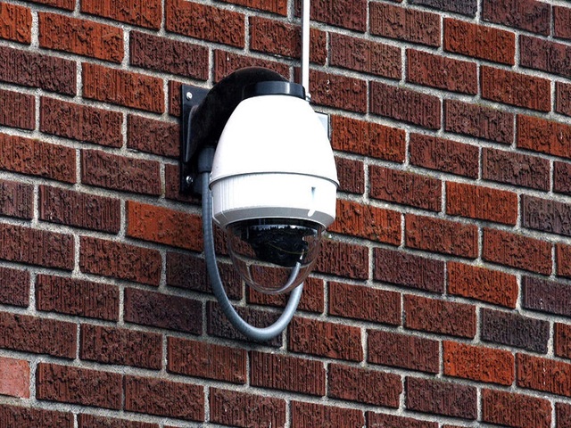 Government reports drop in school crime