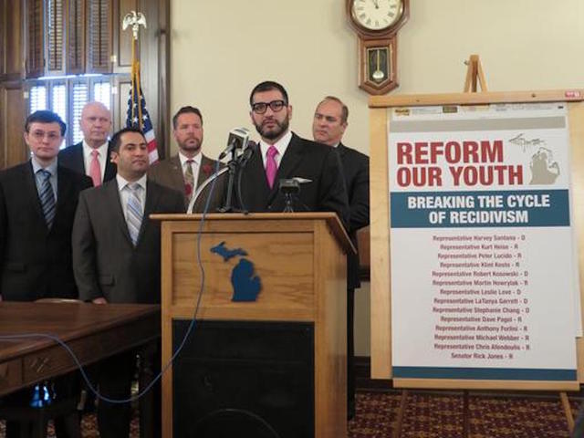 Michigan House votes to pay Detroit school debt