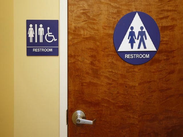 Gender-neutral restroom bill advanced in Calif.