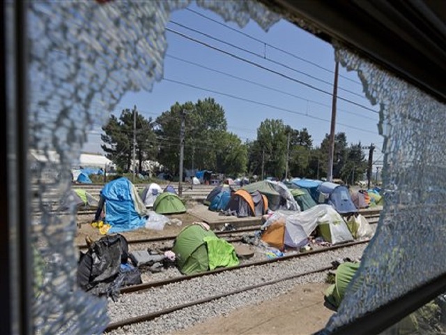 Evacuation of Greek refugee camp underway