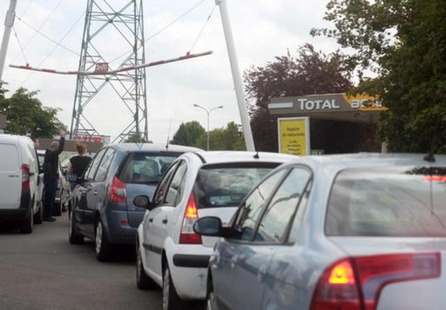 France: Day of strikes, protests, fuel blockades