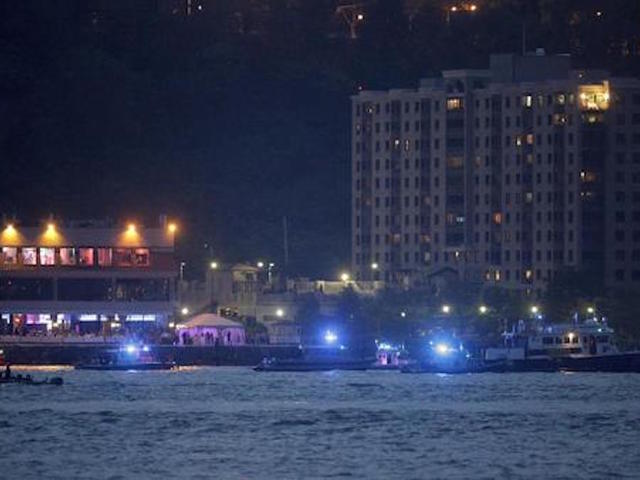 Police: Small plane crashes in Hudson River