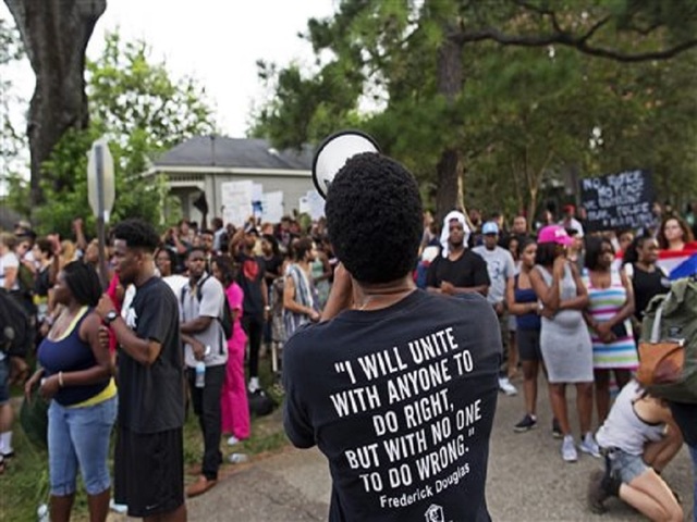 Mounting criticism over how police handle Louisiana protesters