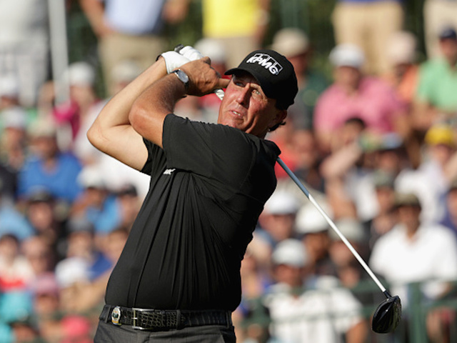 Video: Phil Mickelson hits shot onto road