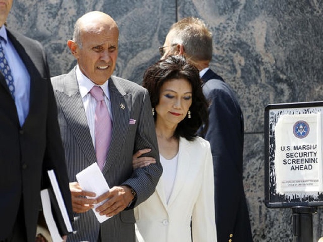Ex-Los Angeles sheriff opts for trial in corruption case