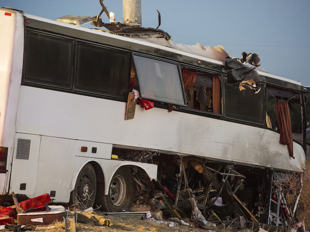 5 dead in California tour bus crash