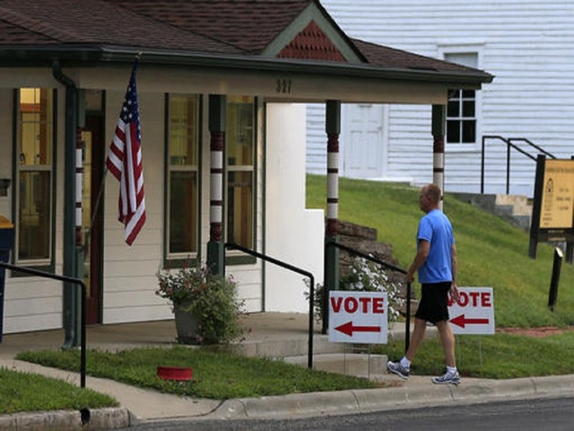 Physician Marshall ousts US Rep. Huelskamp in Kansas primary