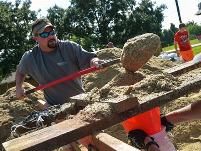 Louisiana flooding victims struggling to find homes
