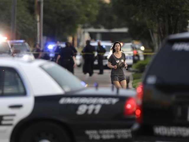 6 shot, 3 others hurt in Houston neighborhood; gunman dead
