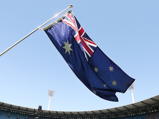 Report: US close to accepting 100s of Australia's refugees