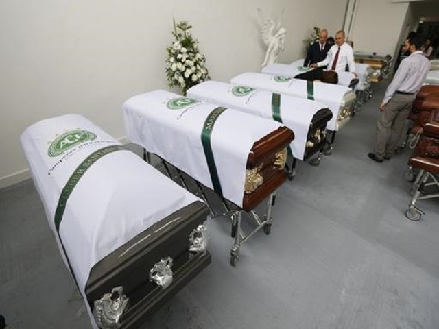 Families soon receive the dead from Colombia plane crash