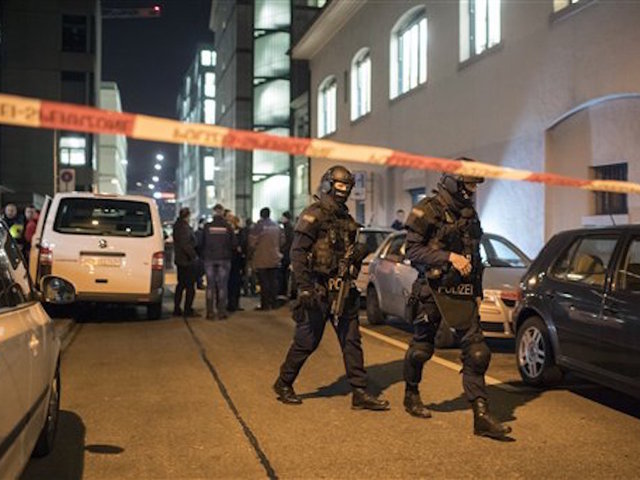 Gunman enters Zurich mosque, wounds several