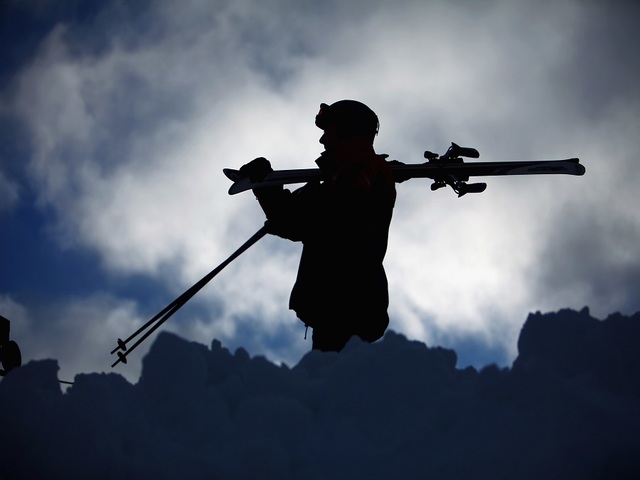 Tahoe ski patroller dies during avalanche control activities
