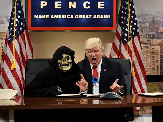 Alec Baldwin back as President Trump on SNL