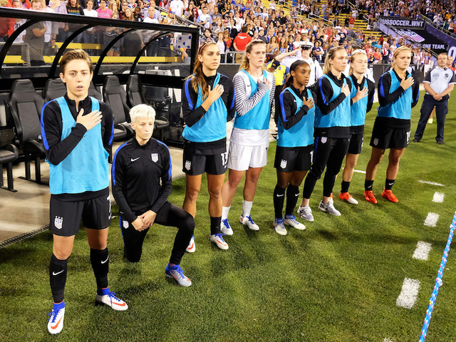 US Soccer forces players to stand for national anthem with new bylaw
