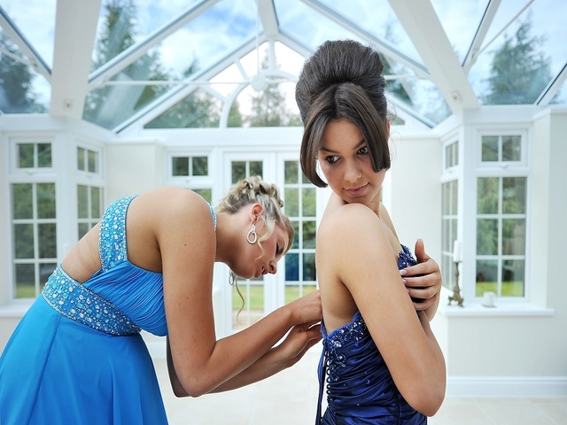 School prom dress guide draws body-shaming accusations