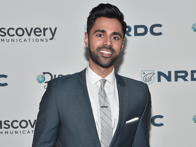 White House Correspondents' Dinner to go on without Trump, 'Daily Show' comic to host