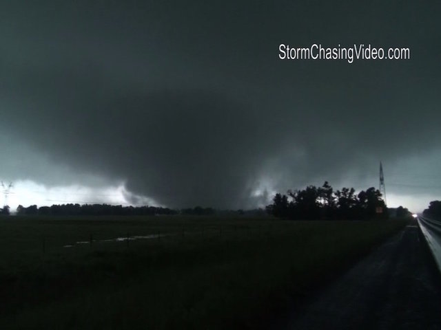 7 killed as storms hit Midwest, Southwest states
