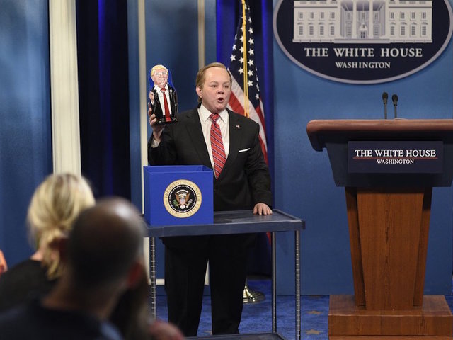 'Spicy's back!': 'SNL' has McCarthy's Spicer meet with Baldwin's Trump