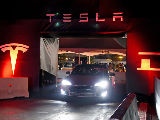 Tesla reclaims top Consumer Reports rating