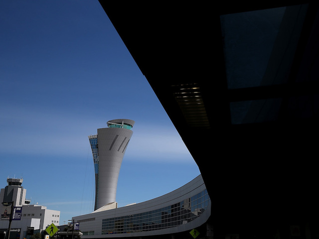 Teen jumps out of plane emergency door at San Francisco