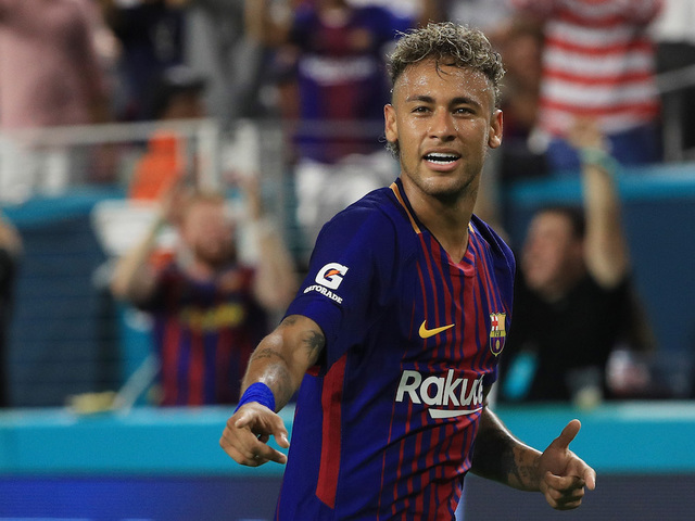 Soccer star Neymar tells Barcelona teammates he wants to leave the club