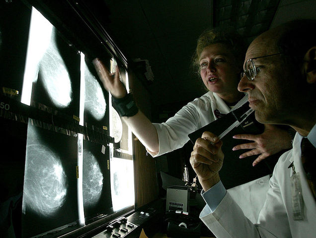Choosing alternative cancer therapy doubles risk of death, study says
