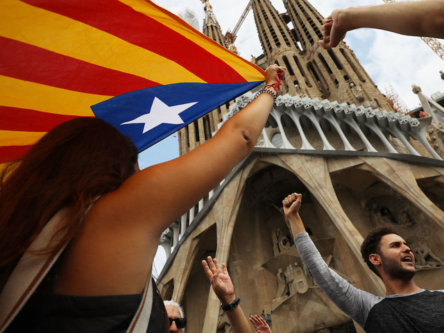 Catalan lawmakers vote to split from Spain amid independence crisis