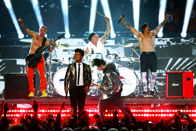 5 ways to save at summer music festivals