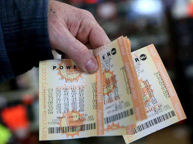 Powerball jackpot climbs to $750 million ahead of Saturday's drawing