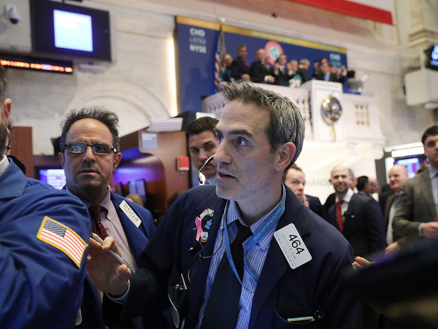 Trump's trade fight jolts Wall Street
