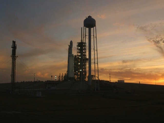 SpaceX successfully launches world's most powerful rocket