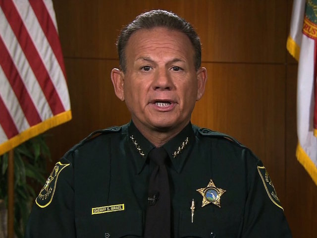 Florida sheriff says he won't resign amid questions about school shooting response