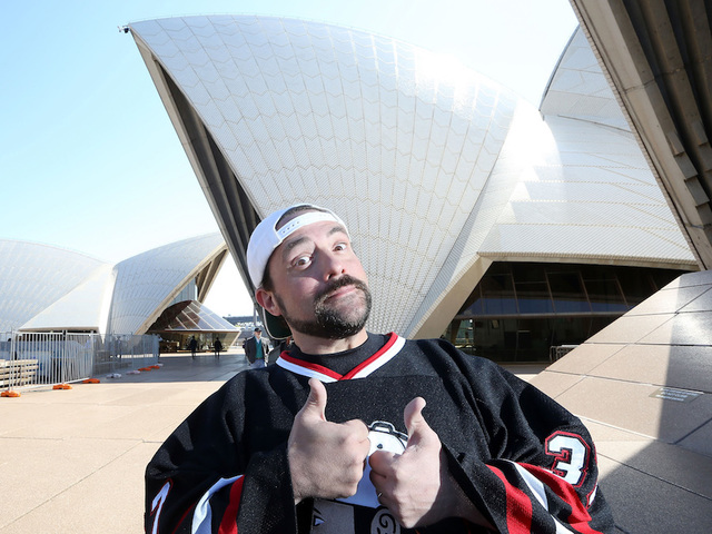 Actor Kevin Smith tweets he had 'massive heart attack'