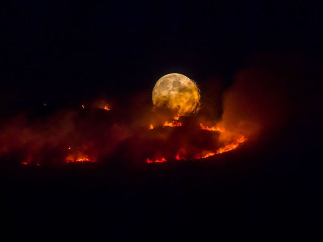 'Unprecedented' wildfire prompts home evacuations near Manchester