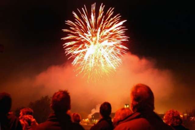 fireworks crowd
