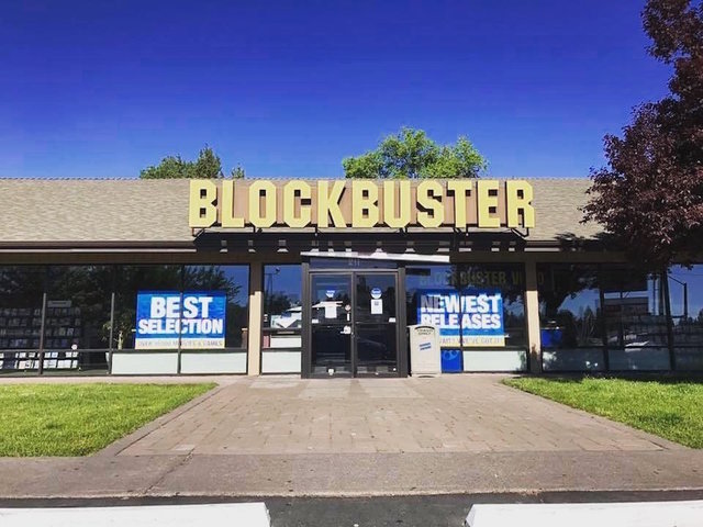 And then there was one: America has just one Blockbuster left
