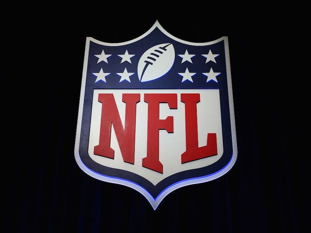 President Trump stokes attacks on NFL players who protest