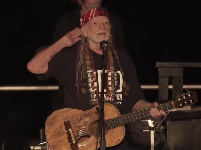 Listen: Willie Nelson sings new song, 'Vote 'Em Out,' at Beto O'Rourke rally